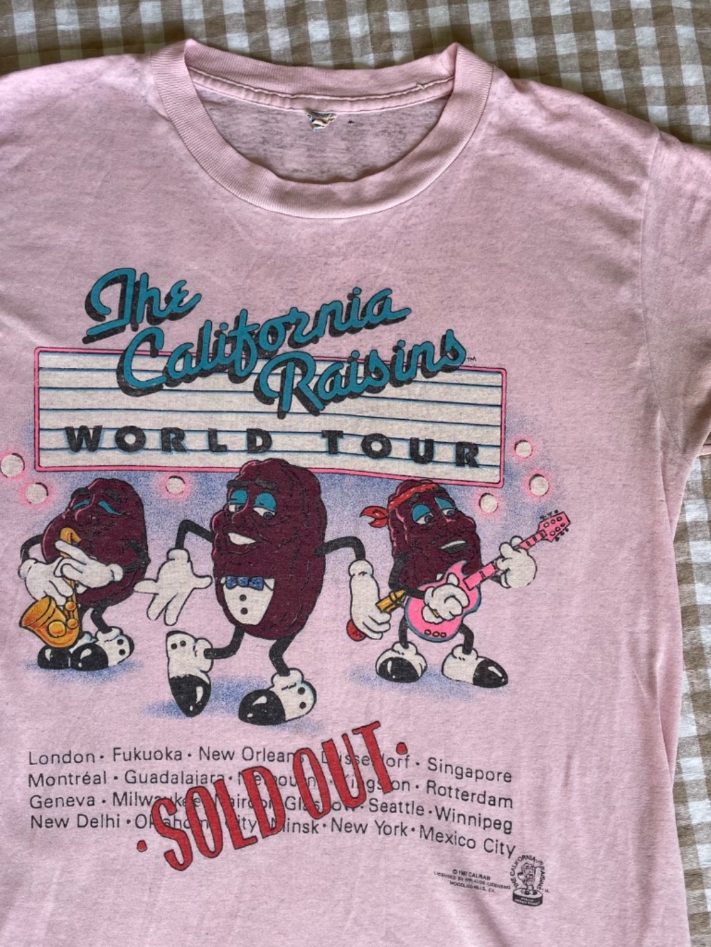 Vintage California Raisins T Shirt Pink